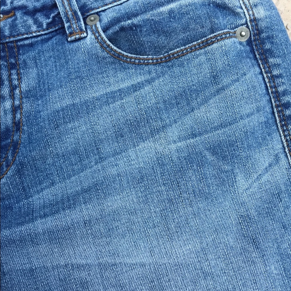 Loft Shorts - Picture 7 of 8